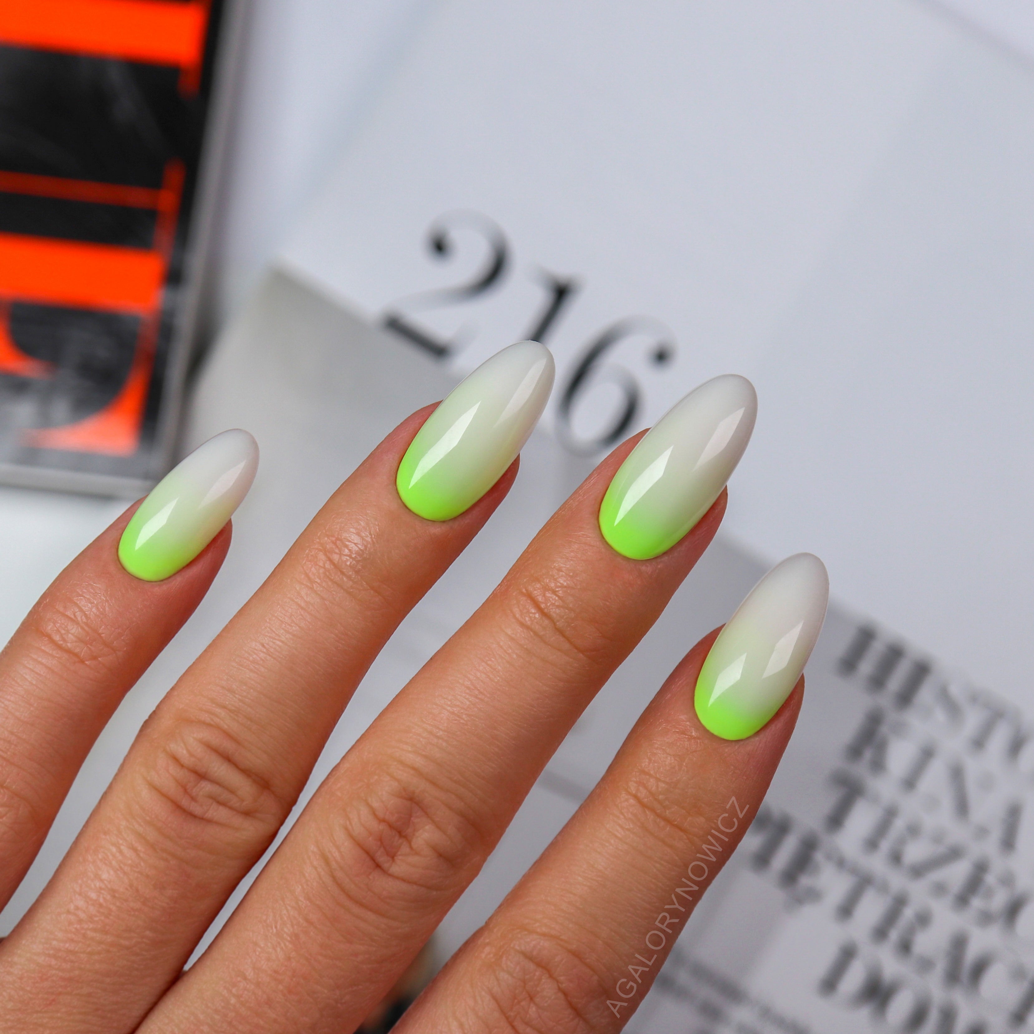 Semilac 564 Neon Lime UV Gel Polish 7ml - Semilac Shop